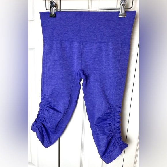 LULULEMON In The Flow Crop ll Heathered Iris Flower Purple Seamless Pants Capri - Picture 8 of 15